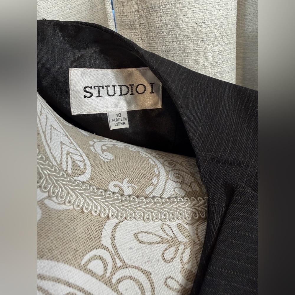 Studio I Elegant Black Midi Dress with Bow Detail - Picture 2 of 11